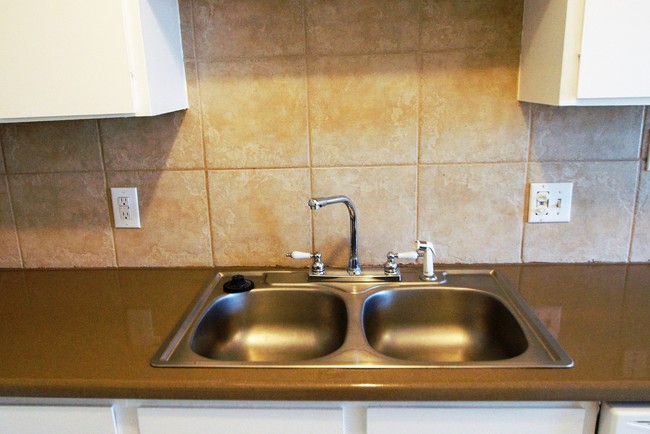 New Ceramic Back Splash - Pecan Creek Apartments