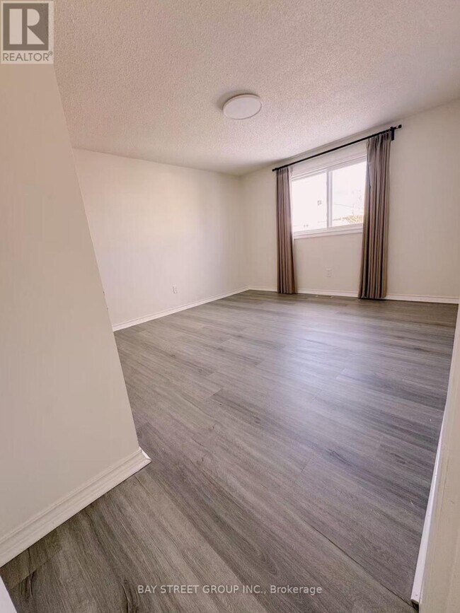 Building Photo - 68 Hendon Rd