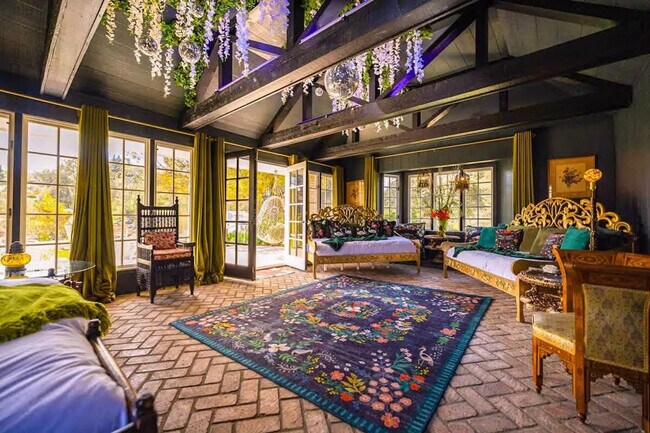 Building Photo - 30185 Vía Maria Elena