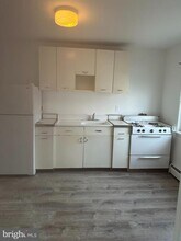 Building Photo - 424 S Matlack St