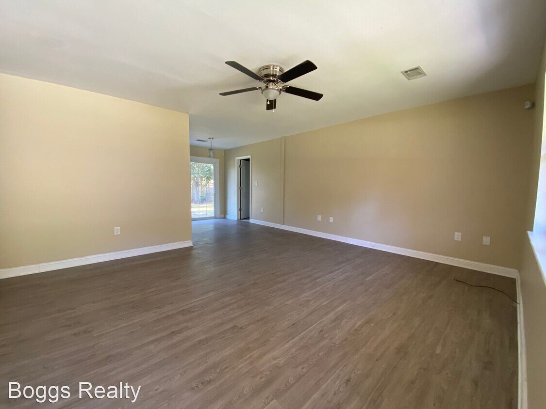 Primary Photo - 3 br, 2 bath House - 980 White Circle