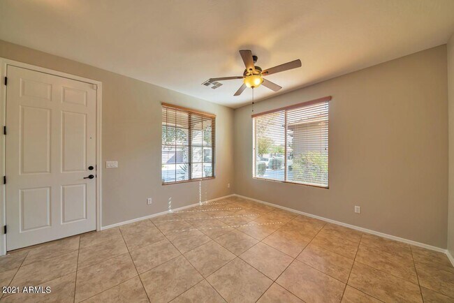 Building Photo - 4063 E Cherry Hills Dr