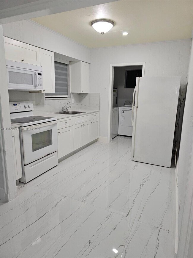 Foto del edificio - 2401 SW 45th Ave