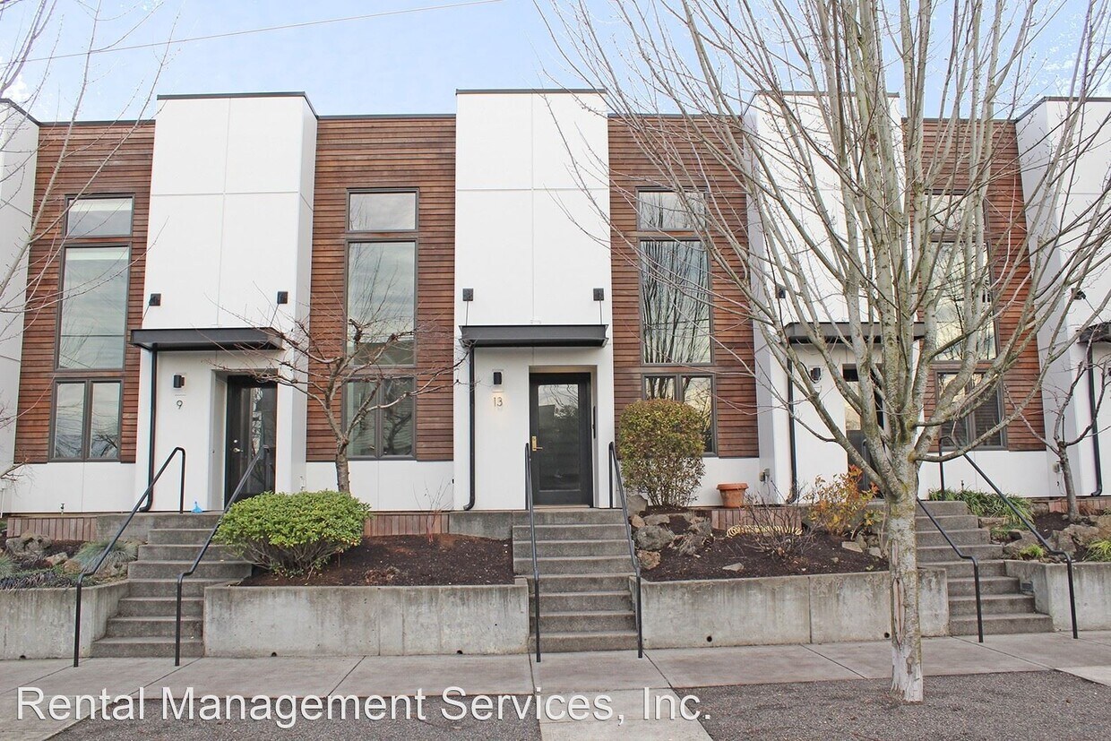 Primary Photo - 2 br, 2 bath House - 13 NE Wygant Street