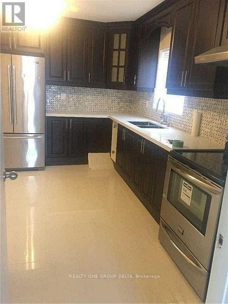 Building Photo - 30 Dittmer Crescent