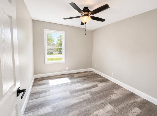 Building Photo - 236 Cross Timbers Dr