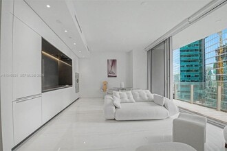Building Photo - 300 Biscayne Blvd Way