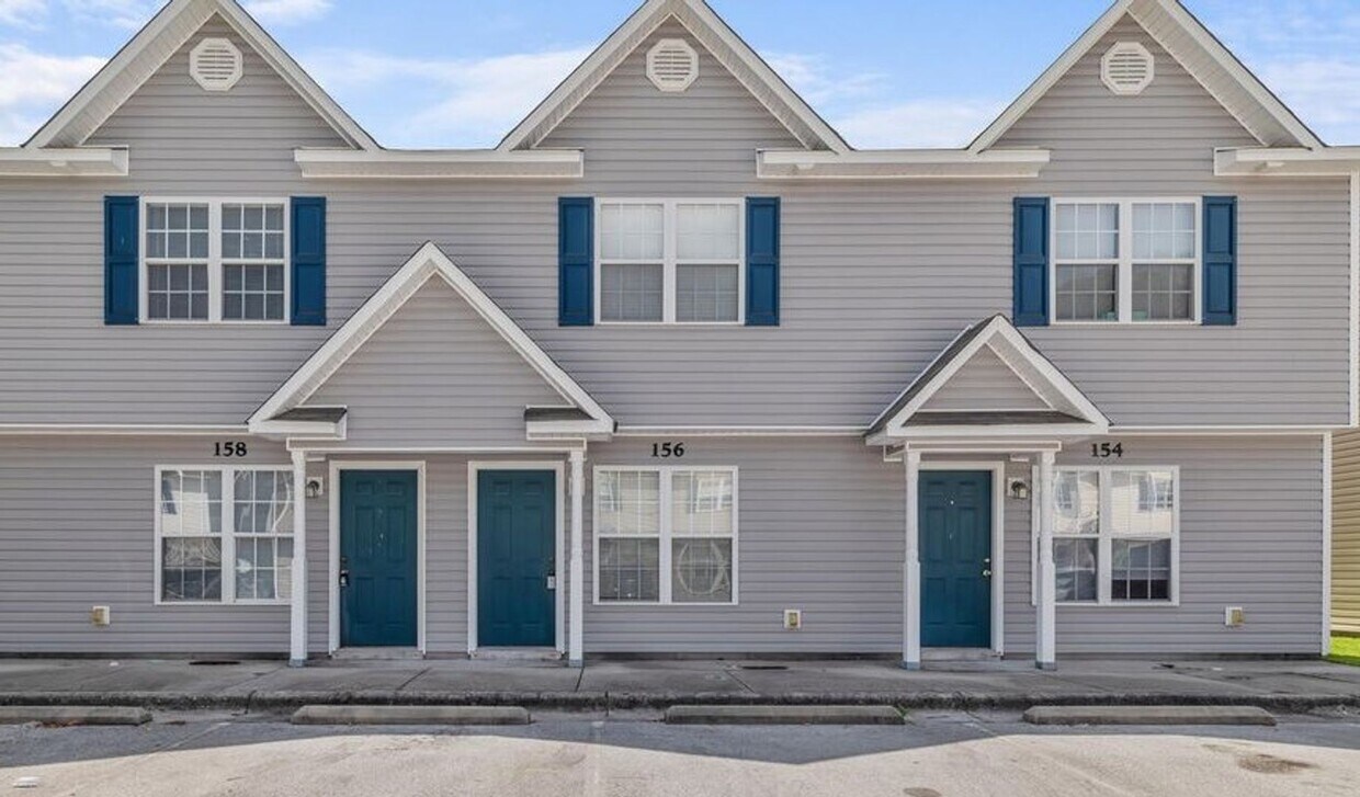Primary Photo - 2 Bedroom Townhome in Jacksonville