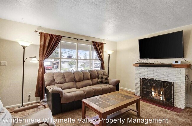 Building Photo - 3 br, 2 bath House - 915 Ermine Street SE