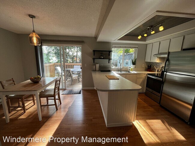Foto del edificio - 3 br, 1 bath House - 19017 Karl Place NE
