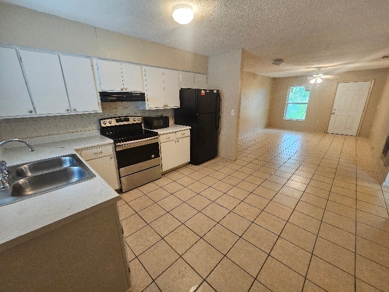 Foto principal - 1479 N Melrose Dr