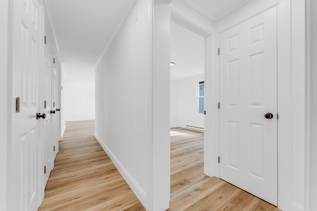 Foto del edificio - 702 E Park Ave