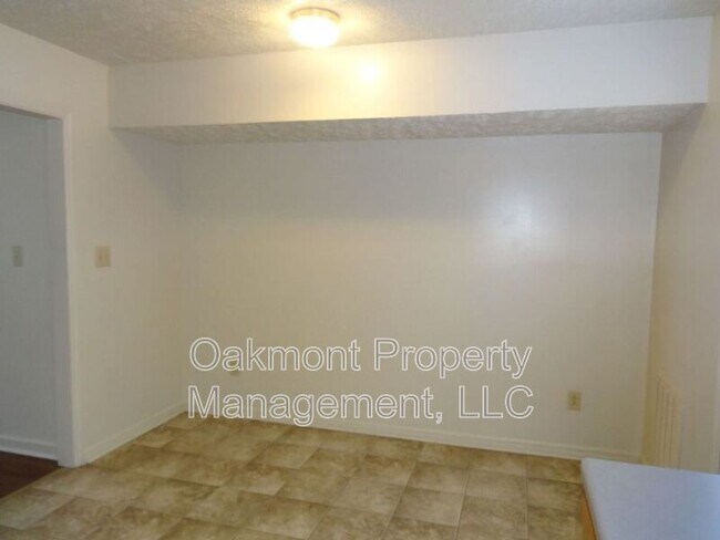 Building Photo - 942 Pedro Dr