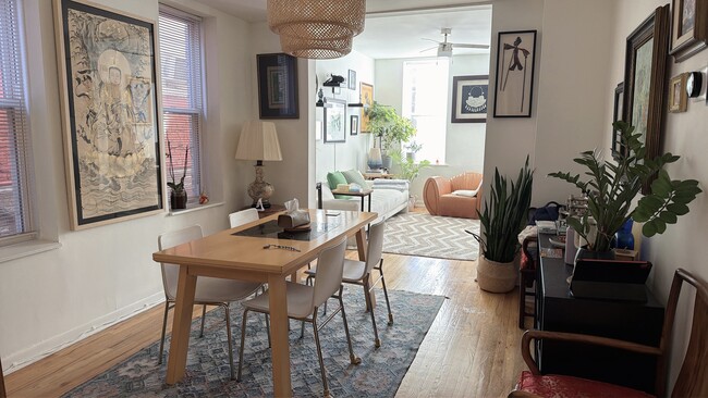 Building Photo - 1032 W 31st Pl