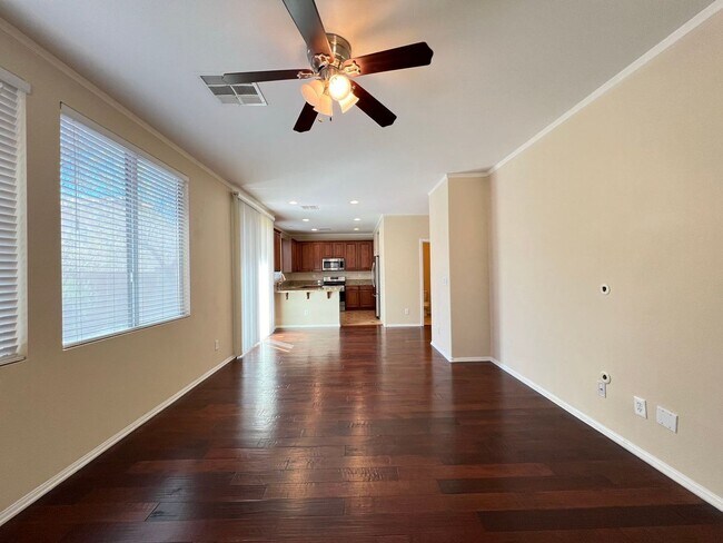 Building Photo - Beautiful Mountain Edge Home