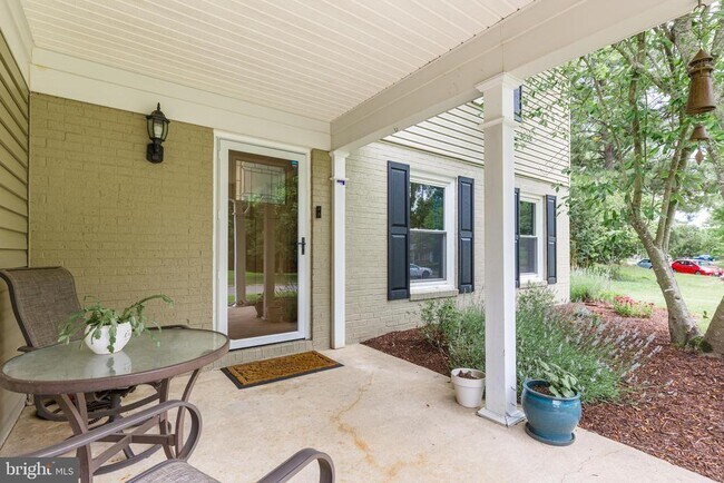 Foto del edificio - 15005 Narrows Ln