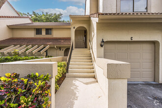 Building Photo - 5740 Coach House Cir