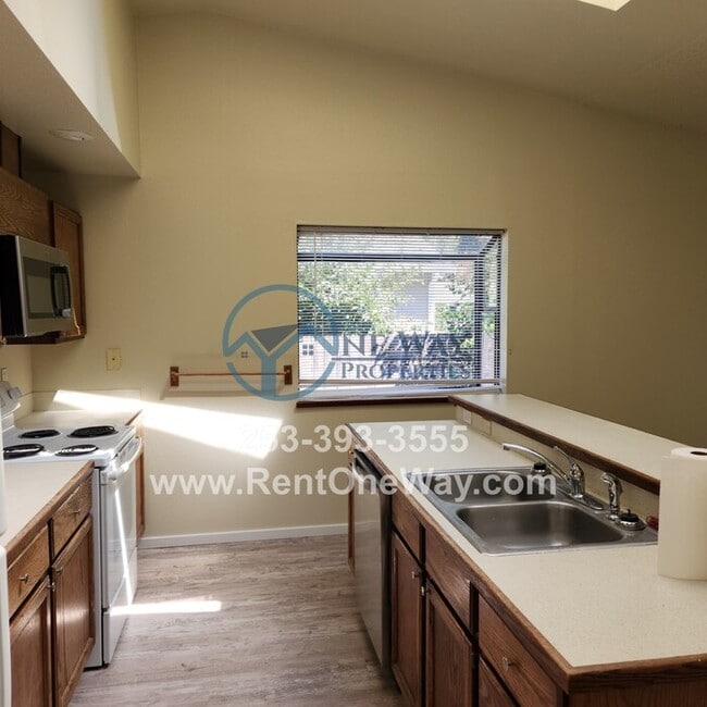 Foto del edificio - 9824 60th St Ct W