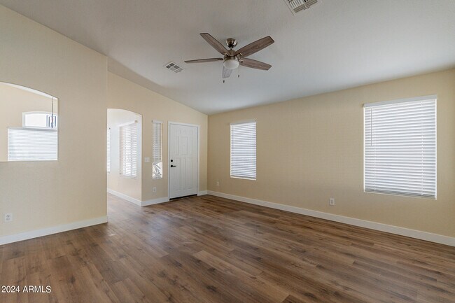 Building Photo - 2533 N Silverado