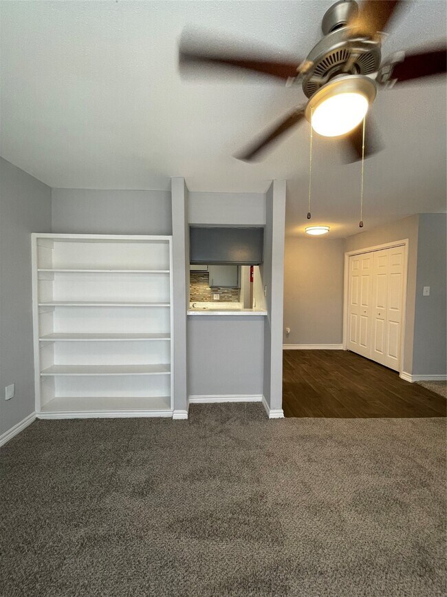 Foto del edificio - 16414 Stuebner Airline Rd