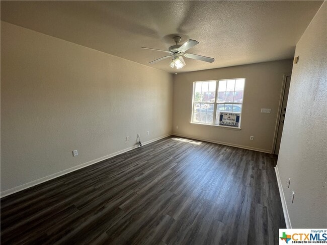 Building Photo - 2811 Cantabrian Dr