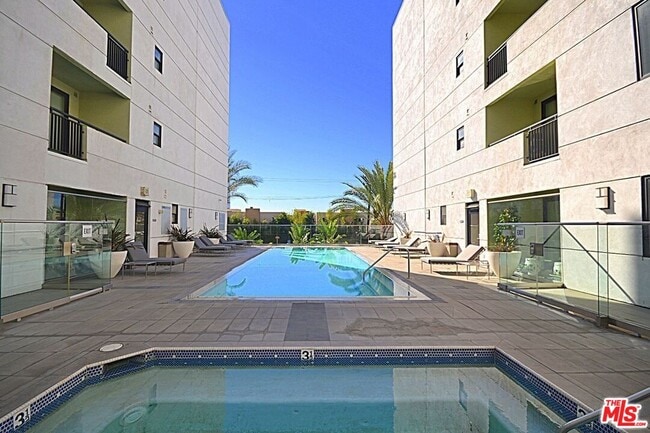 Building Photo - 1234 Wilshire Blvd