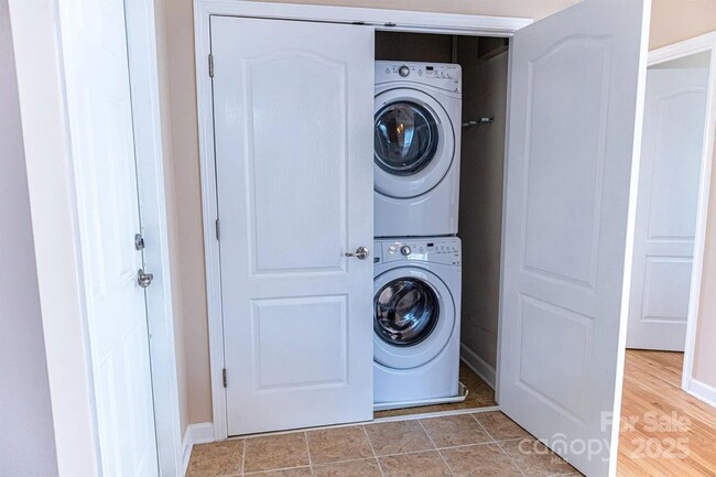 Foto del edificio - 2092 Ayrsley Town Blvd