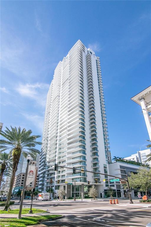 Foto principal - 100 1st Ave N