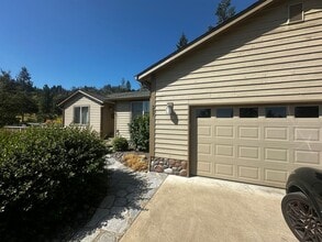 Building Photo - 357 Summer Ln
