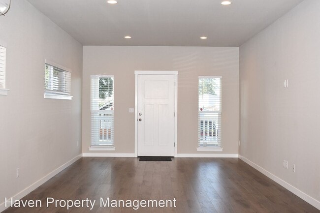 Building Photo - 4 br, 2.5 bath House - 8047 S Thompson Ave