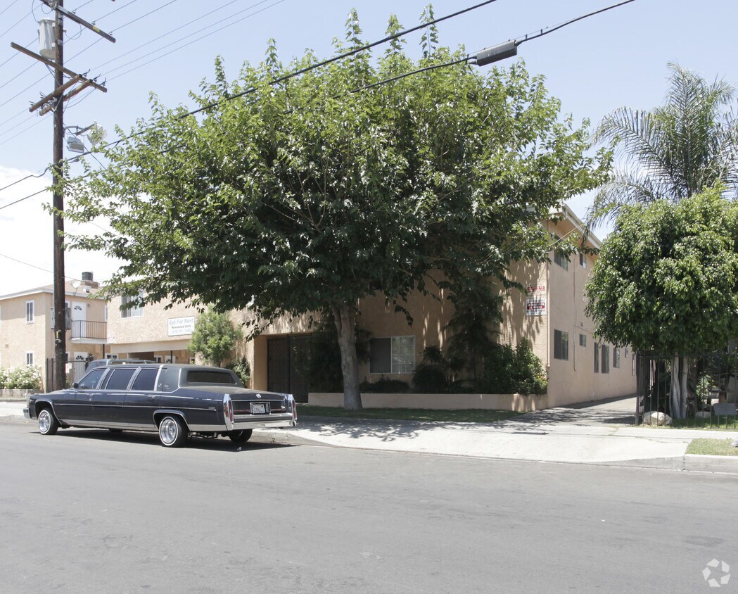 Building Photo - 11751 Hart St