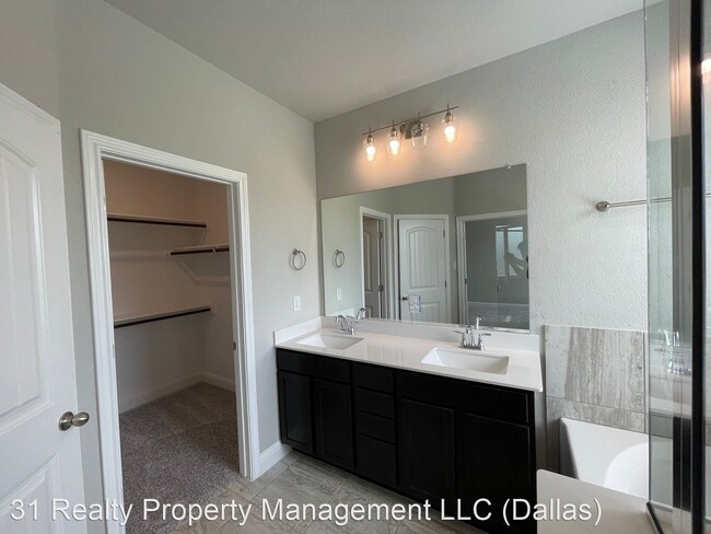 Building Photo - 3 br, 2 bath House - 707 Dripping Springs