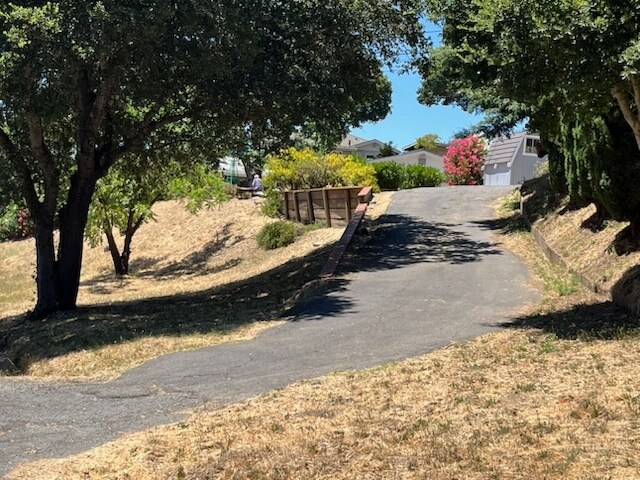 Foto del edificio - 277 Railroad Ave