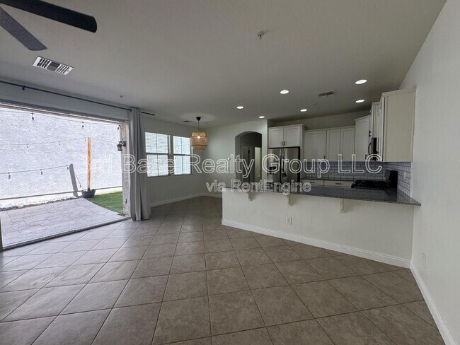 Foto del edificio - 20911 W White Rock Rd