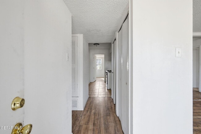 Building Photo - 8408 Reindeer Ave