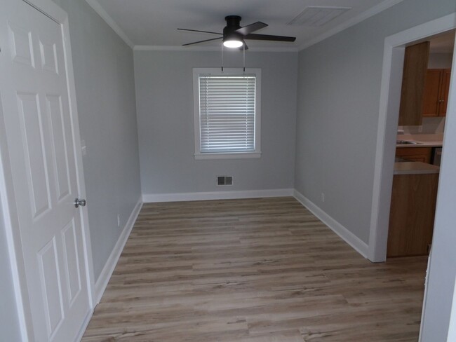 Foto del edificio - 3Bd/2BA   Brick Ranch Home