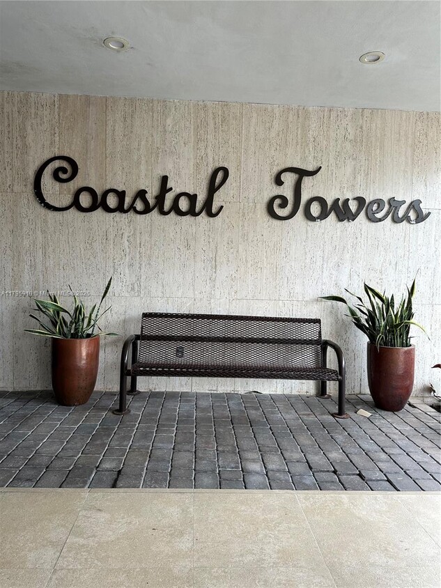 Foto principal - 400 Kings Point Dr