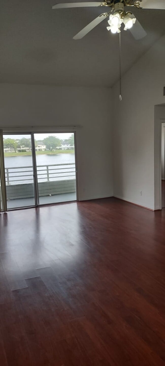 Foto del edificio - 3437 NW 44th St
