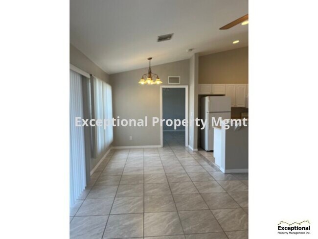 Foto del edificio - 3/2 with a den AVAILABLE NOW!!