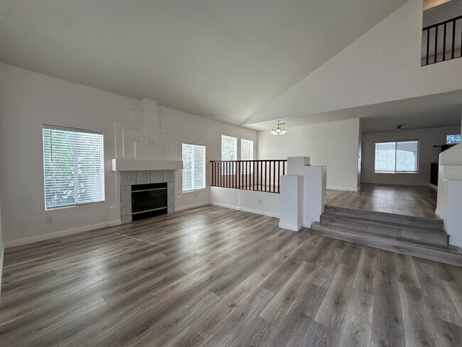 Building Photo - 9156 Sangria Ln