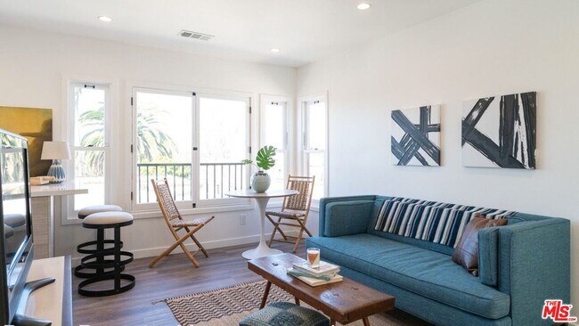 Foto del edificio - 1010 Crosby Ln