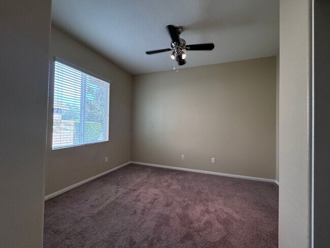 Foto del edificio - Beautiful 5 Bedroom Home for Rent in Spenc...