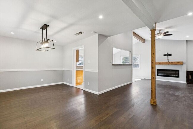Building Photo - 3324 Claymore Dr
