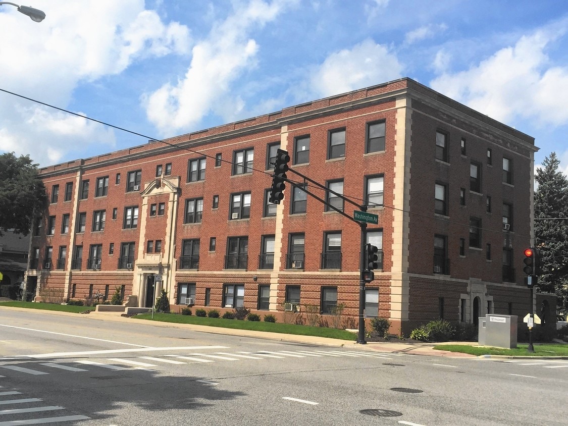 304 W Touhy Ave, Park Ridge, IL 60068 Apartments Park Ridge, IL