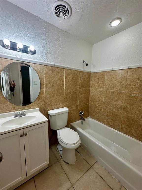 Building Photo - 7600 Ravenna Ave