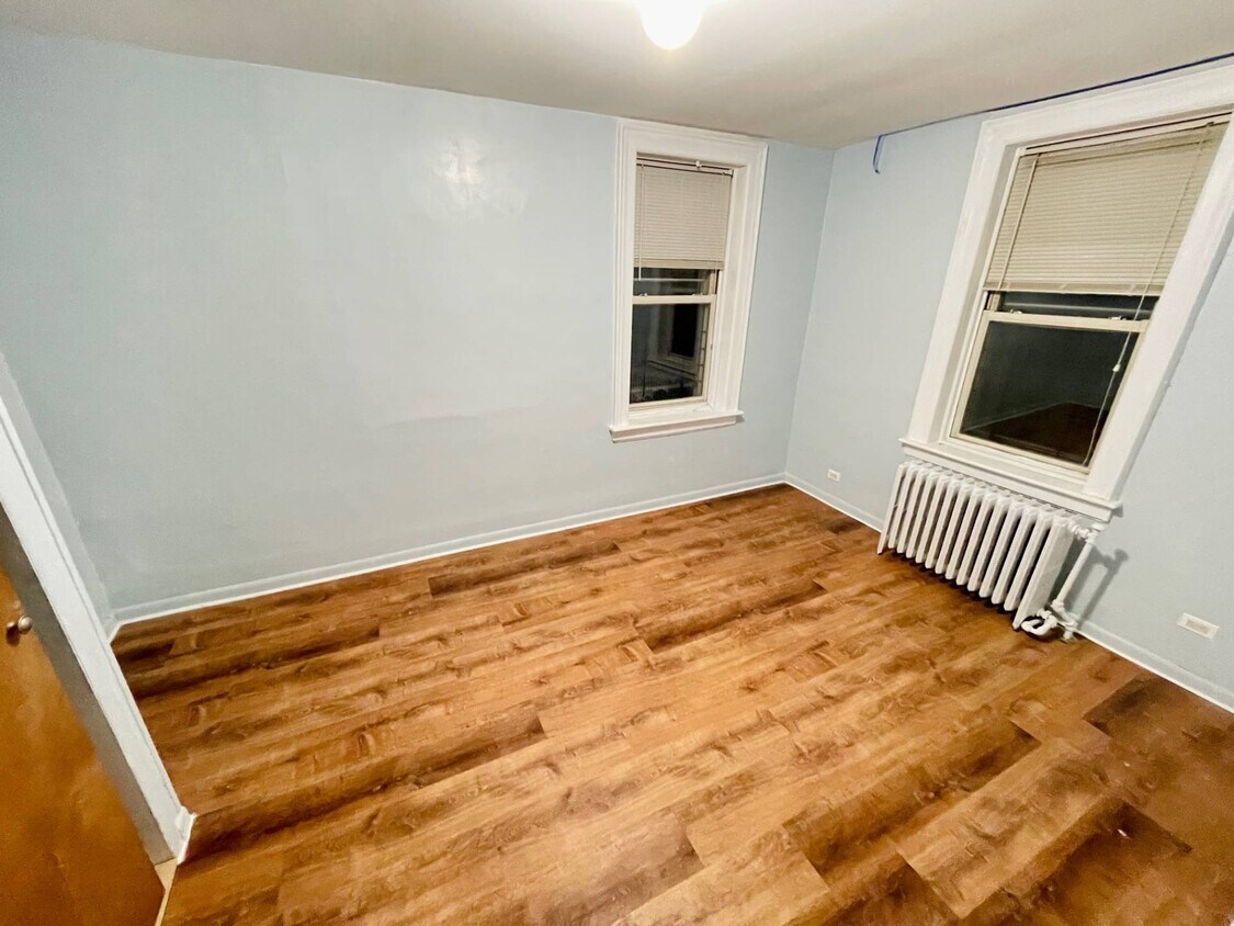 Primary Photo - 1831 Matthews Ave