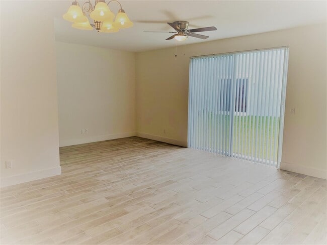 Building Photo - 210 Osprey Cir