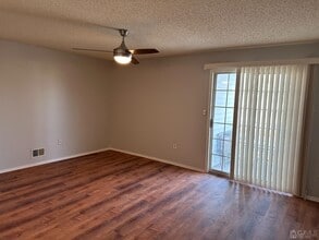 Building Photo - 498 Witney Ct