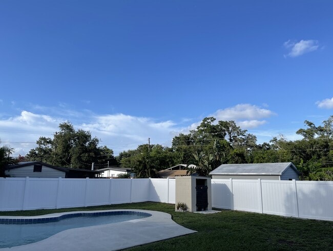 Foto del edificio - 1515 Sawyerwood Ave