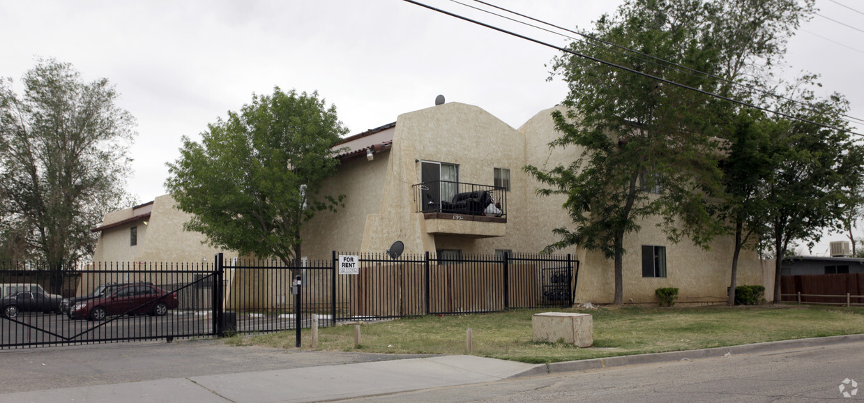 Foto principal - Courtyard Apartments